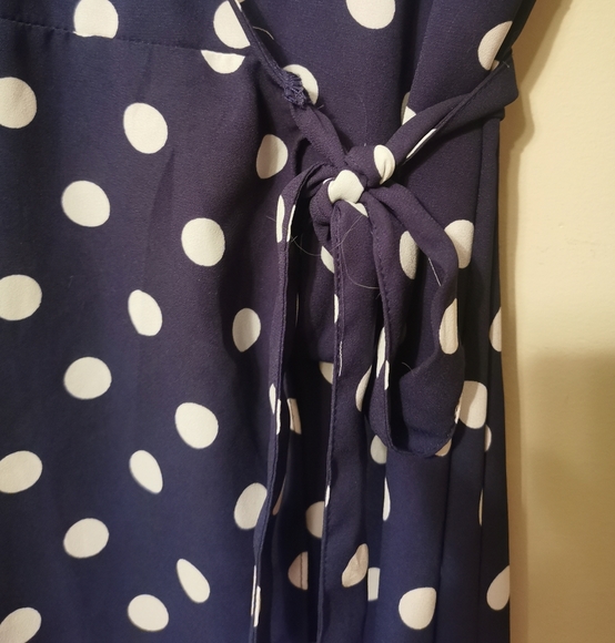 Forever 21 Wrap Polka dot Flowy light dress M - Picture 9 of 14